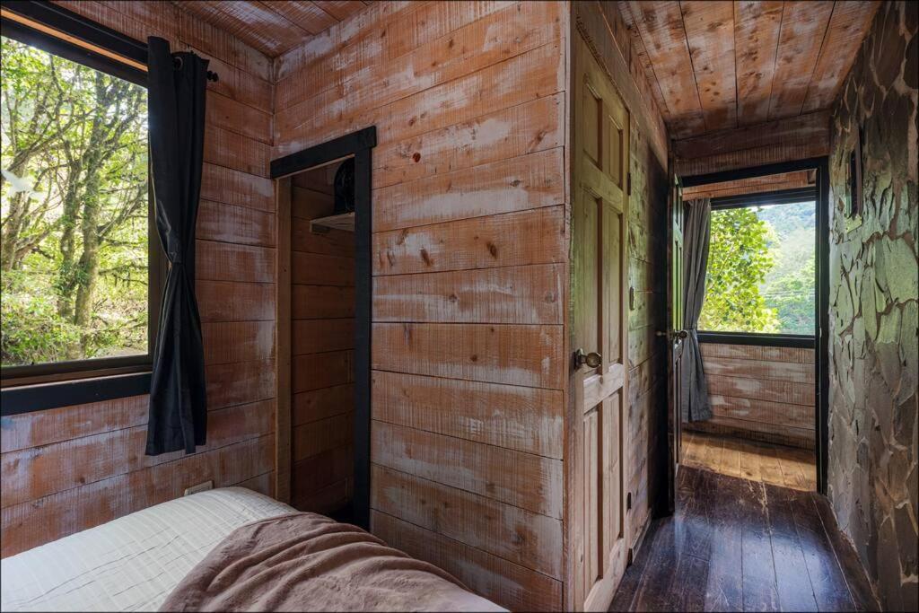 Unicorn Lodge: Direct Riverfront : Unique Experience San Gerardo de Dota Exterior foto